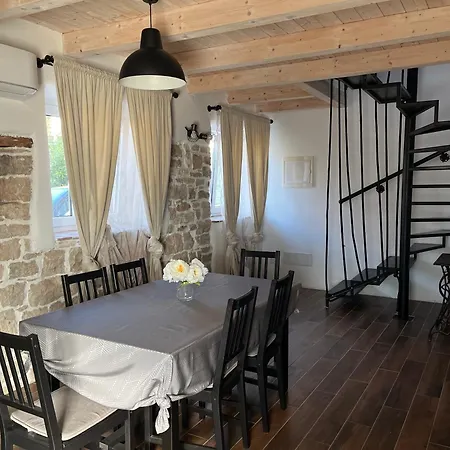 Apartman Casa Dinko *