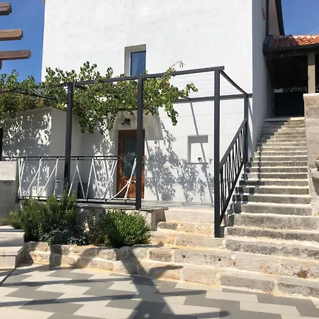 Casa Dinko * Marasi